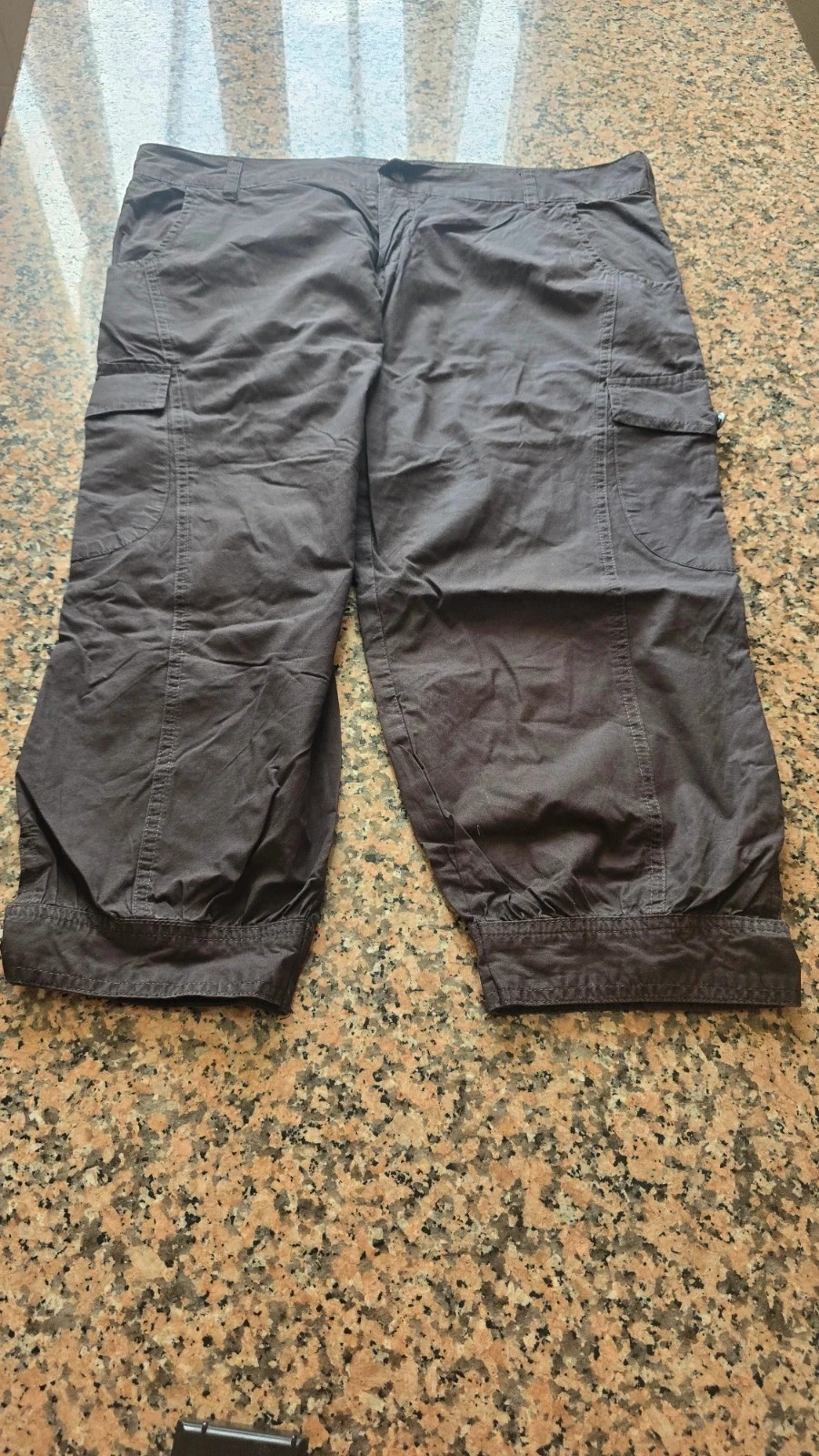 Pantacourt taille 46 neuf
